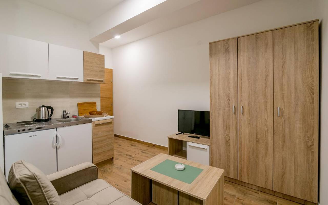 Apartmani Luka Meljine Exterior photo